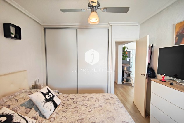 Resale - Chalet -
Torrevieja - Costa Blanca