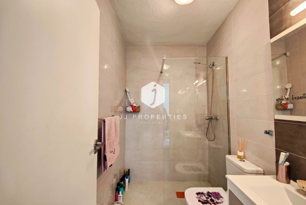 Resale - Chalet -
Torrevieja - Costa Blanca