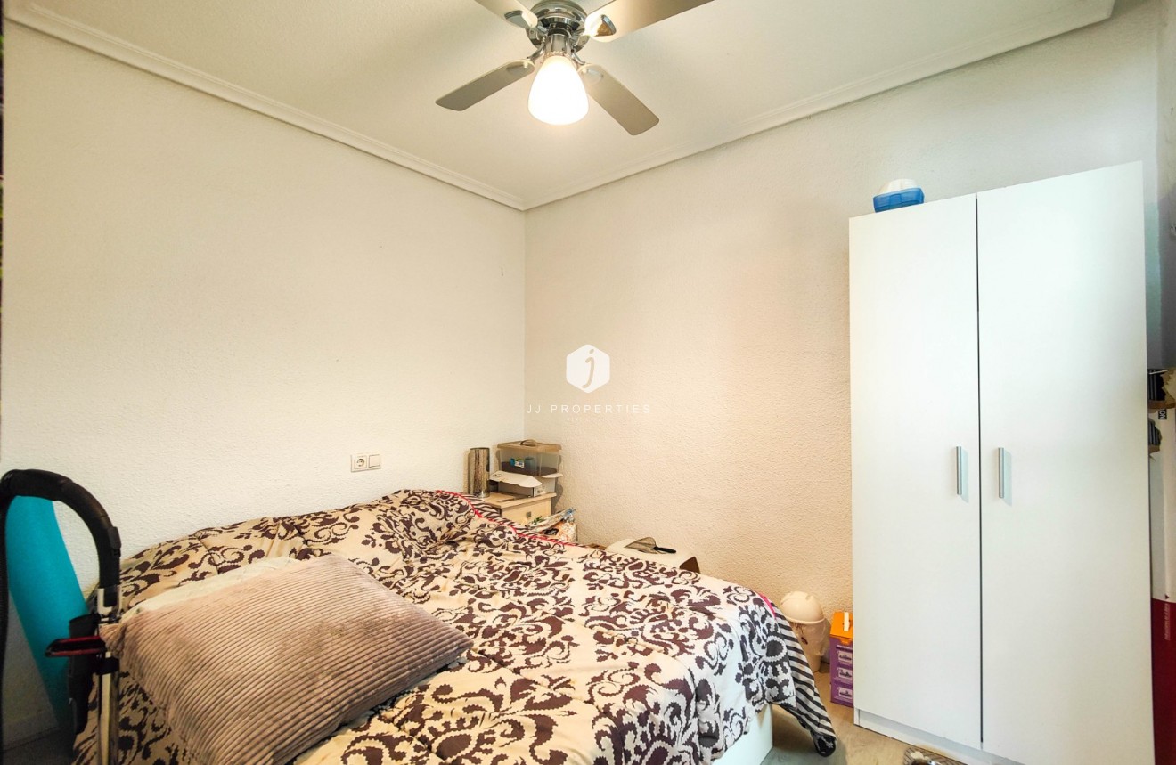 Resale - Chalet -
Torrevieja - Costa Blanca
