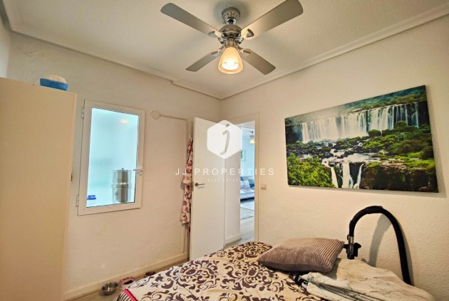 Resale - Chalet -
Torrevieja - Costa Blanca