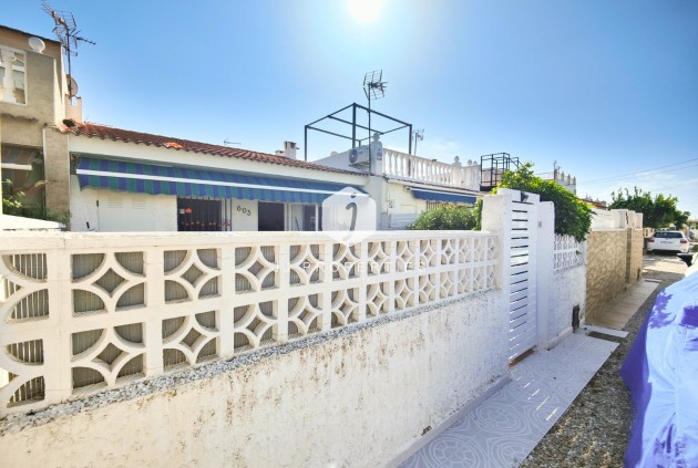 Resale - Chalet -
Torrevieja - Costa Blanca
