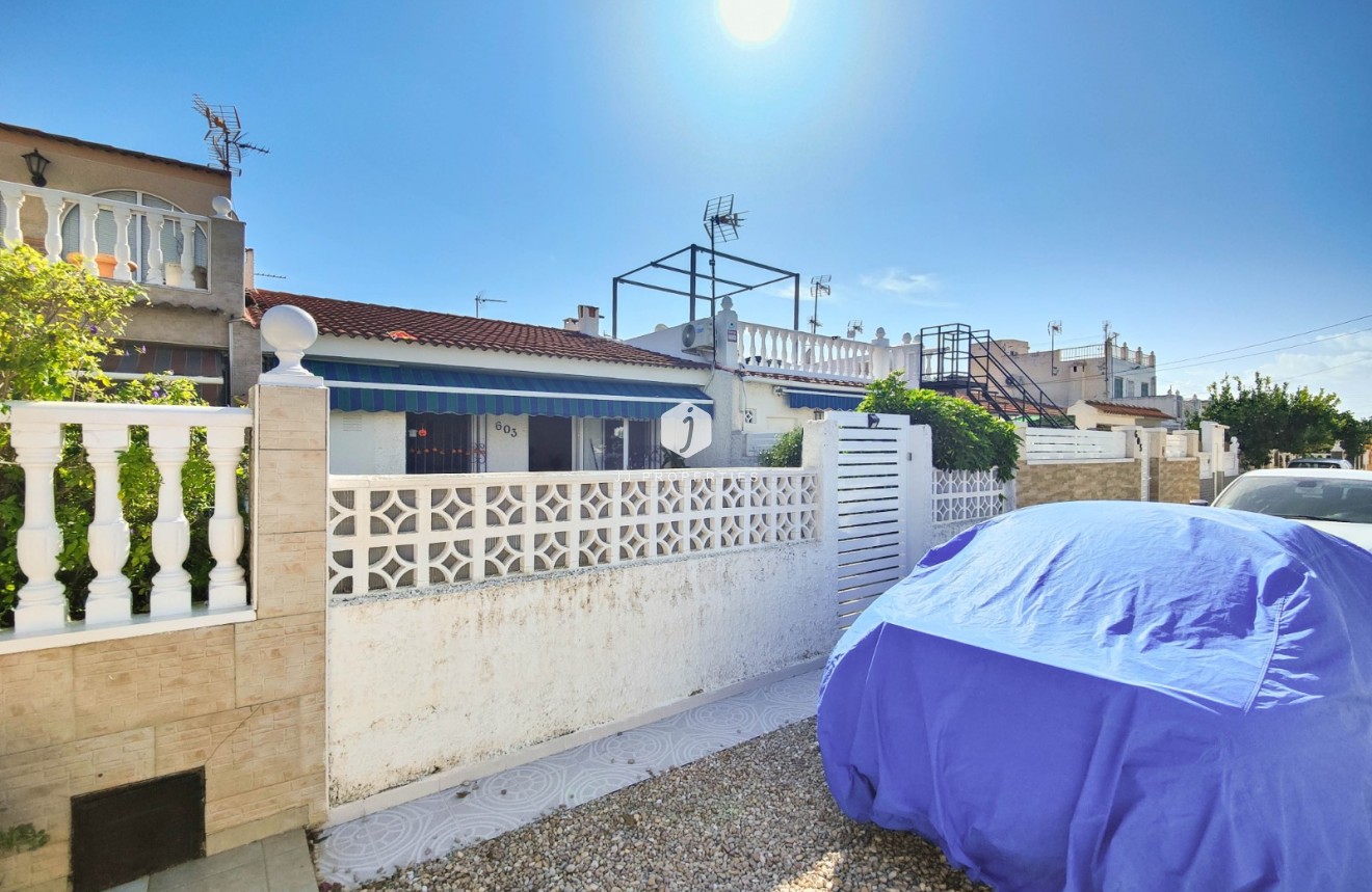 Resale - Chalet -
Torrevieja - Costa Blanca