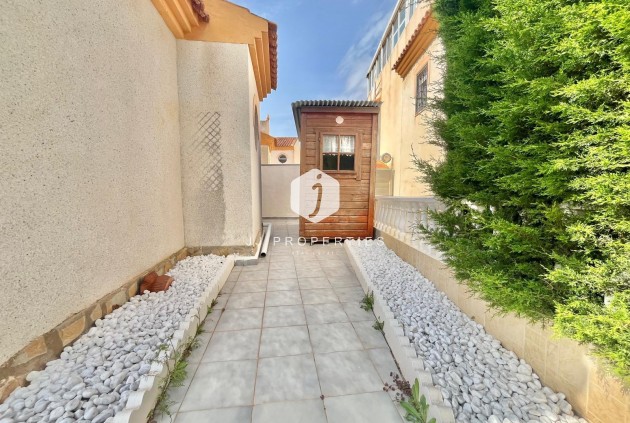 Resale - Chalet -
Orihuela Costa - Playa Flamenca