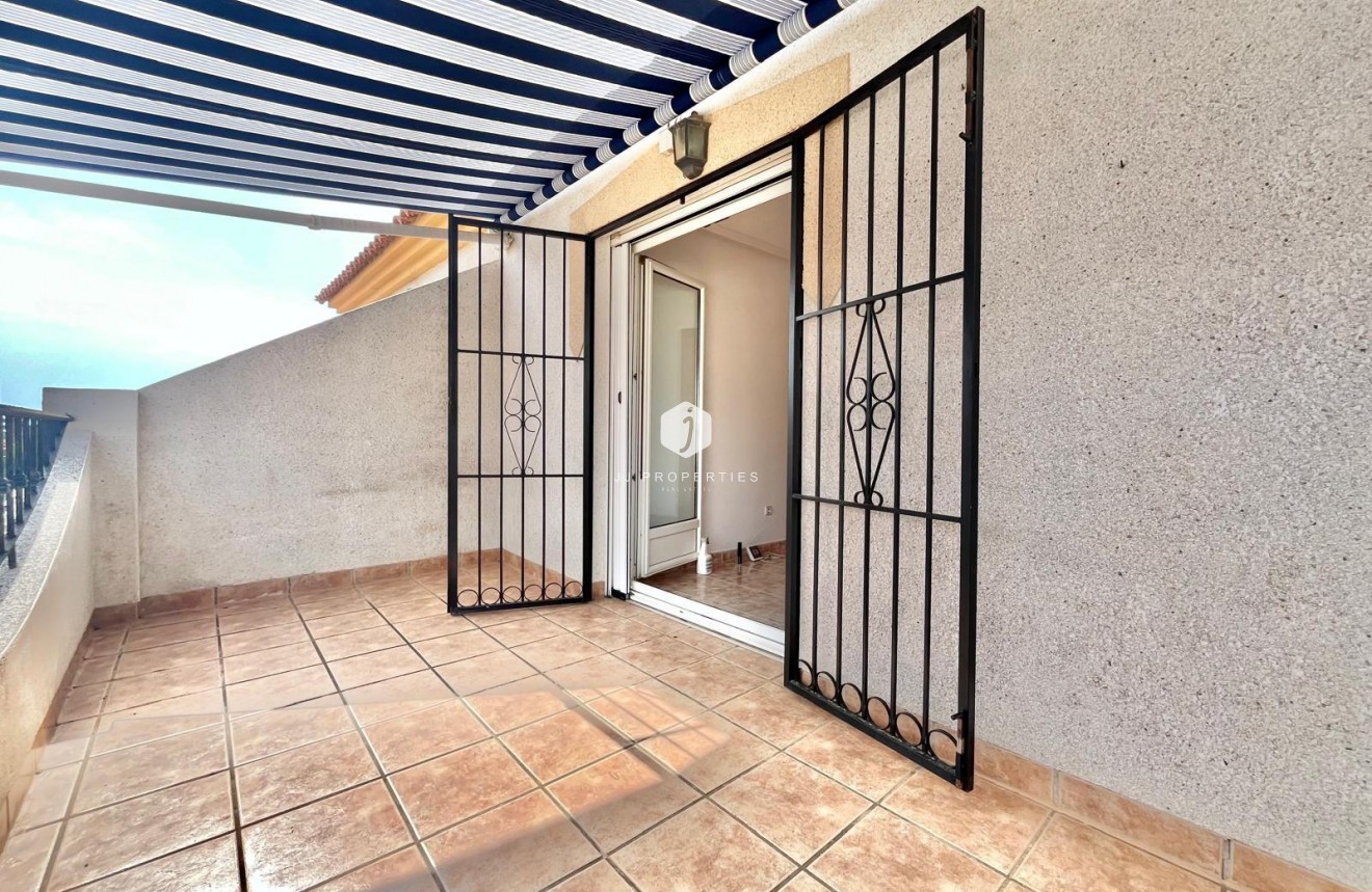 Resale - Chalet -
Orihuela Costa - Playa Flamenca