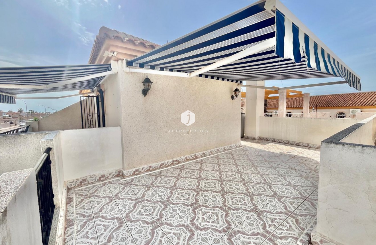 Resale - Chalet -
Orihuela Costa - Playa Flamenca
