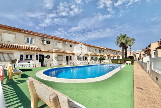 Resale - Chalet -
Orihuela Costa - Playa Flamenca