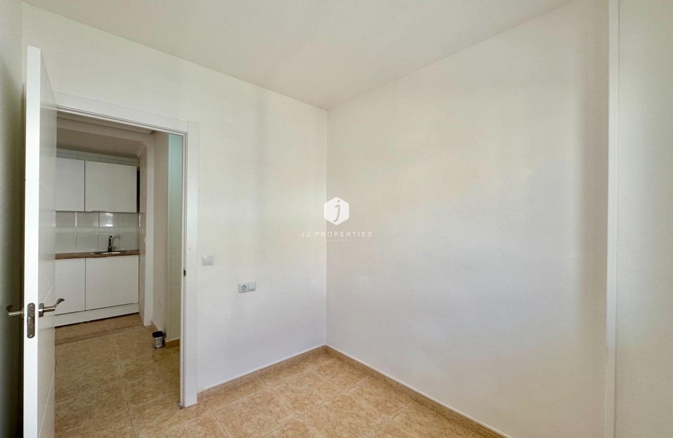 Resale - Apartment / flat -
Torrevieja - Centro