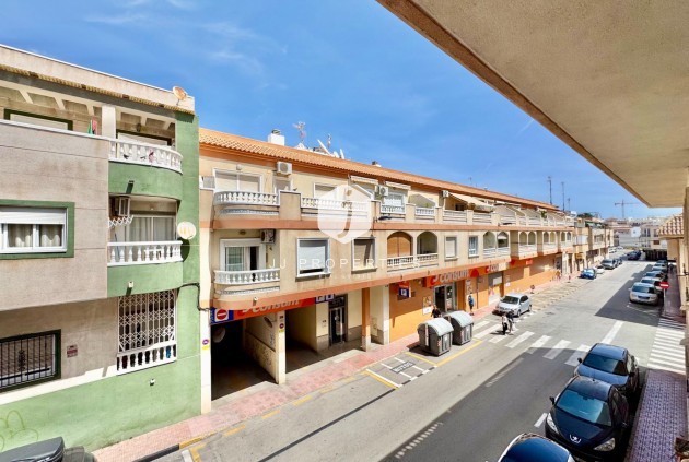 Resale - Apartment / flat -
Torrevieja - Centro