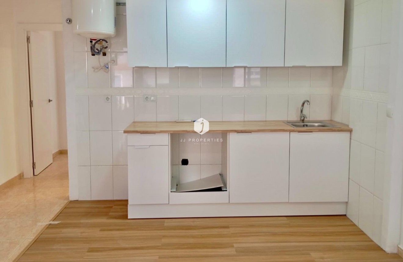 Resale - Apartment / flat -
Torrevieja - Centro