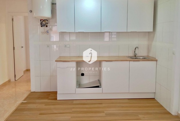 Resale - Apartment / flat -
Torrevieja - Centro