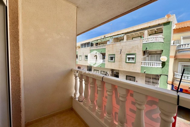 Resale - Apartment / flat -
Torrevieja - Centro