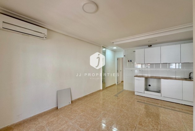 Resale - Apartment / flat -
Torrevieja - Centro