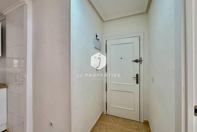 Resale - Apartment / flat -
Torrevieja - Centro