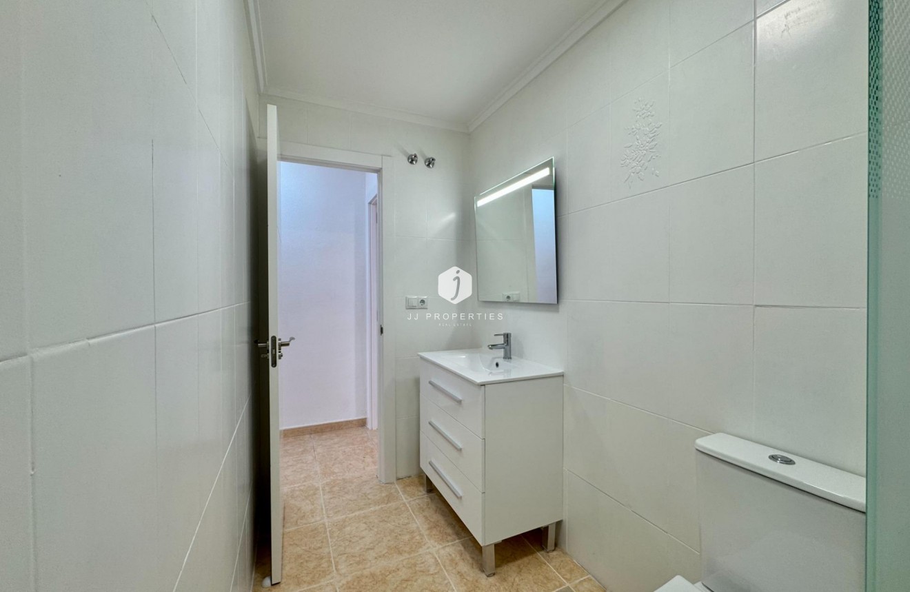 Resale - Apartment / flat -
Torrevieja - Centro