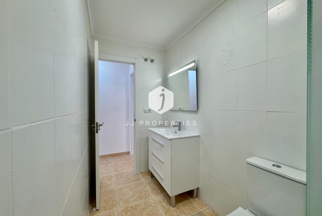 Resale - Apartment / flat -
Torrevieja - Centro