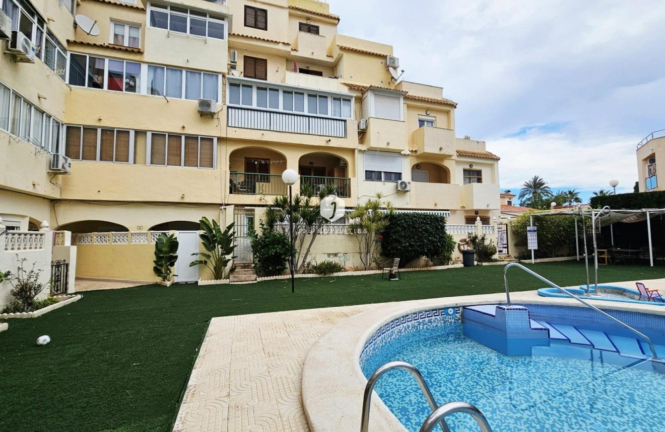 Resale - Apartment / flat -
Torrevieja - Nueva Torrevieja