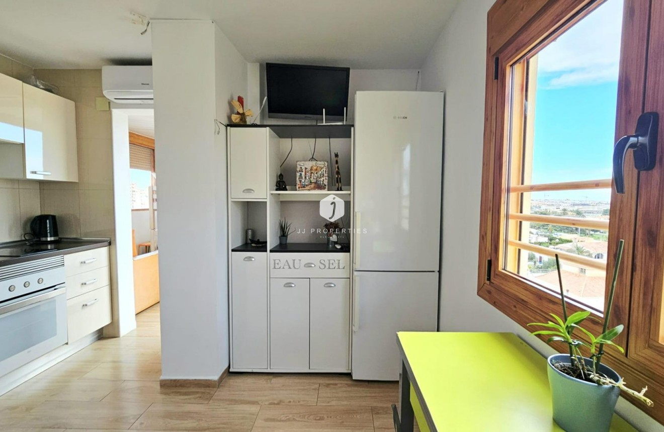 Resale - Apartment / flat -
Torrevieja - Nueva Torrevieja