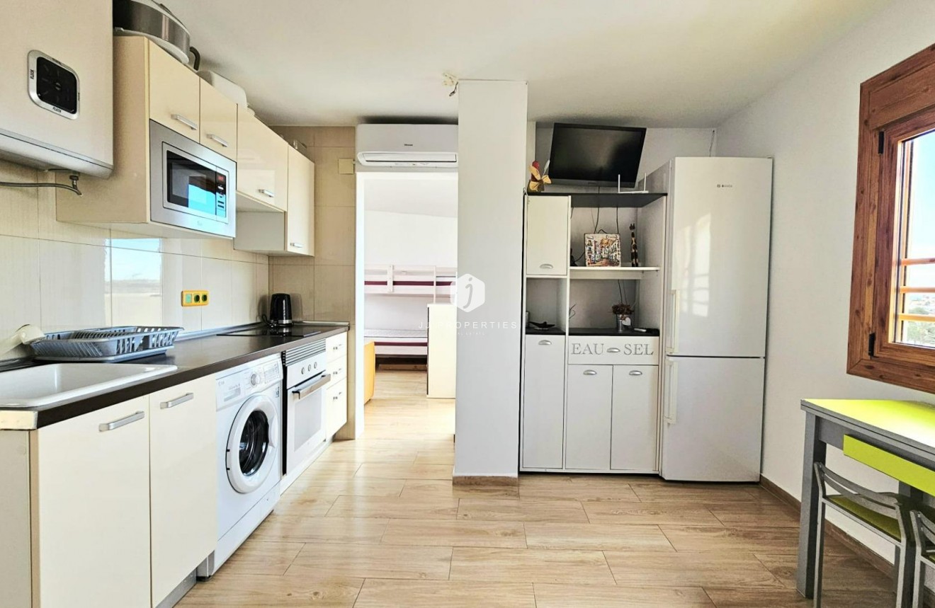 Resale - Apartment / flat -
Torrevieja - Nueva Torrevieja