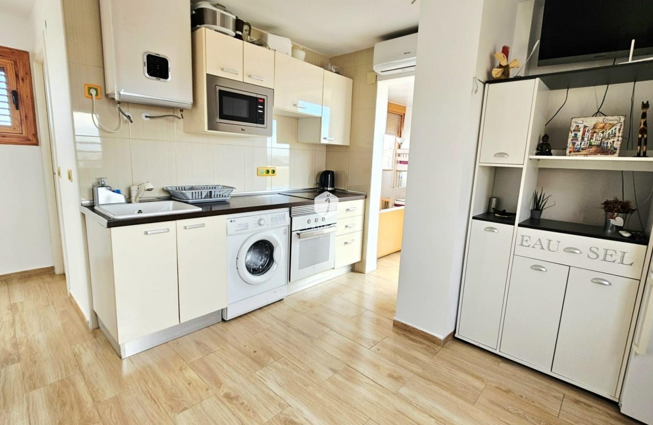 Resale - Apartment / flat -
Torrevieja - Nueva Torrevieja
