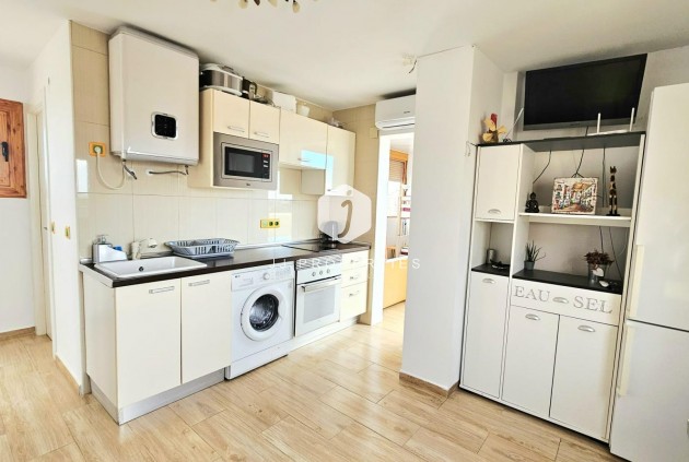 Resale - Apartment / flat -
Torrevieja - Nueva Torrevieja