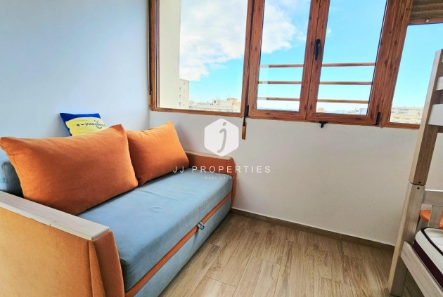 Resale - Apartment / flat -
Torrevieja - Nueva Torrevieja