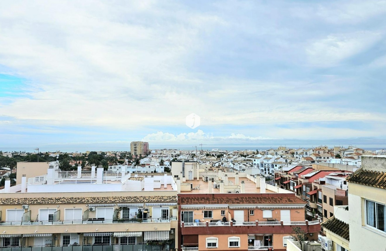 Resale - Apartment / flat -
Torrevieja - Nueva Torrevieja