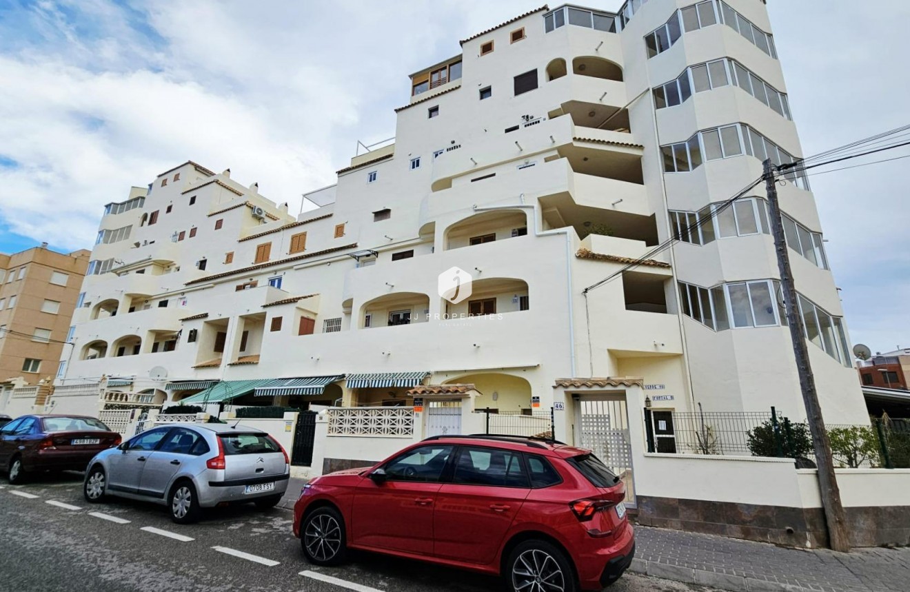 Resale - Apartment / flat -
Torrevieja - Nueva Torrevieja