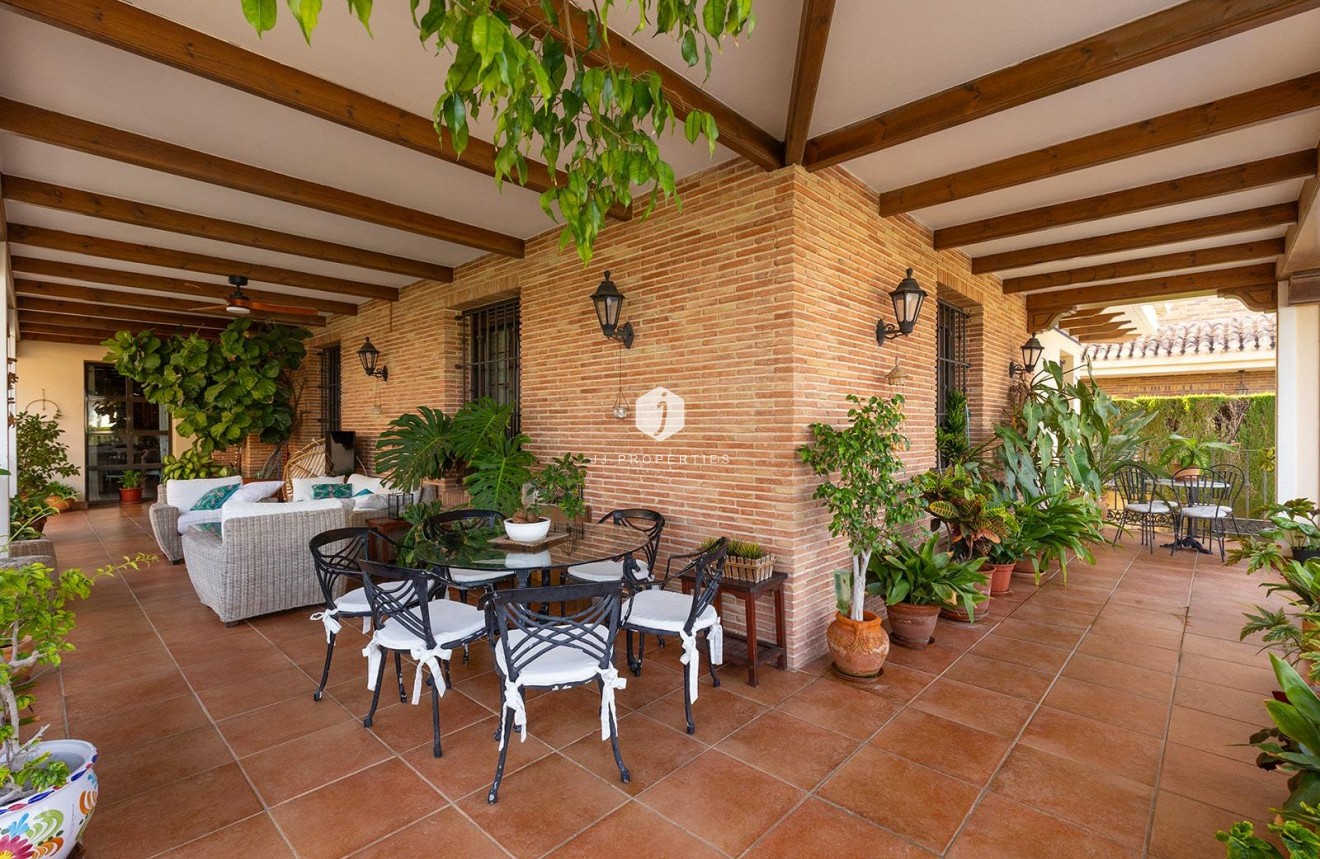 Resale - Villa -
Torrevieja - La veleta