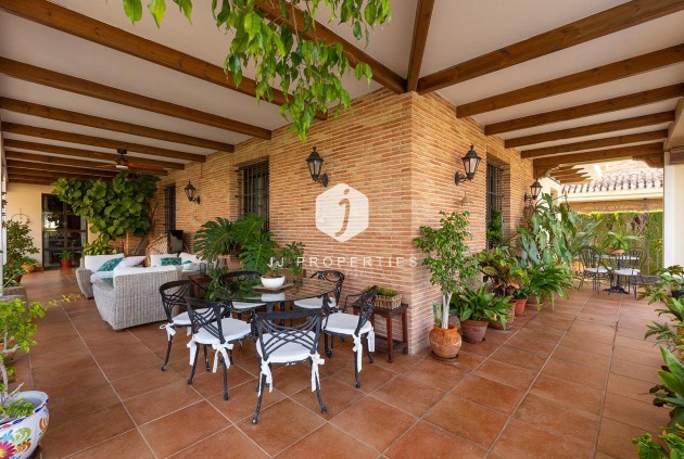 Resale - Villa -
Torrevieja - La veleta