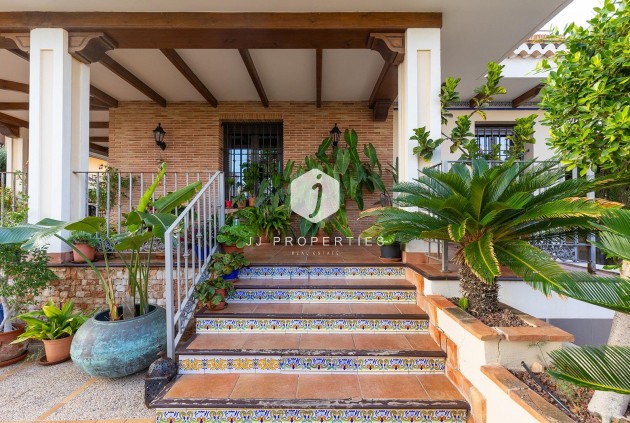Resale - Villa -
Torrevieja - La veleta