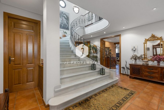 Resale - Villa -
Torrevieja - La veleta