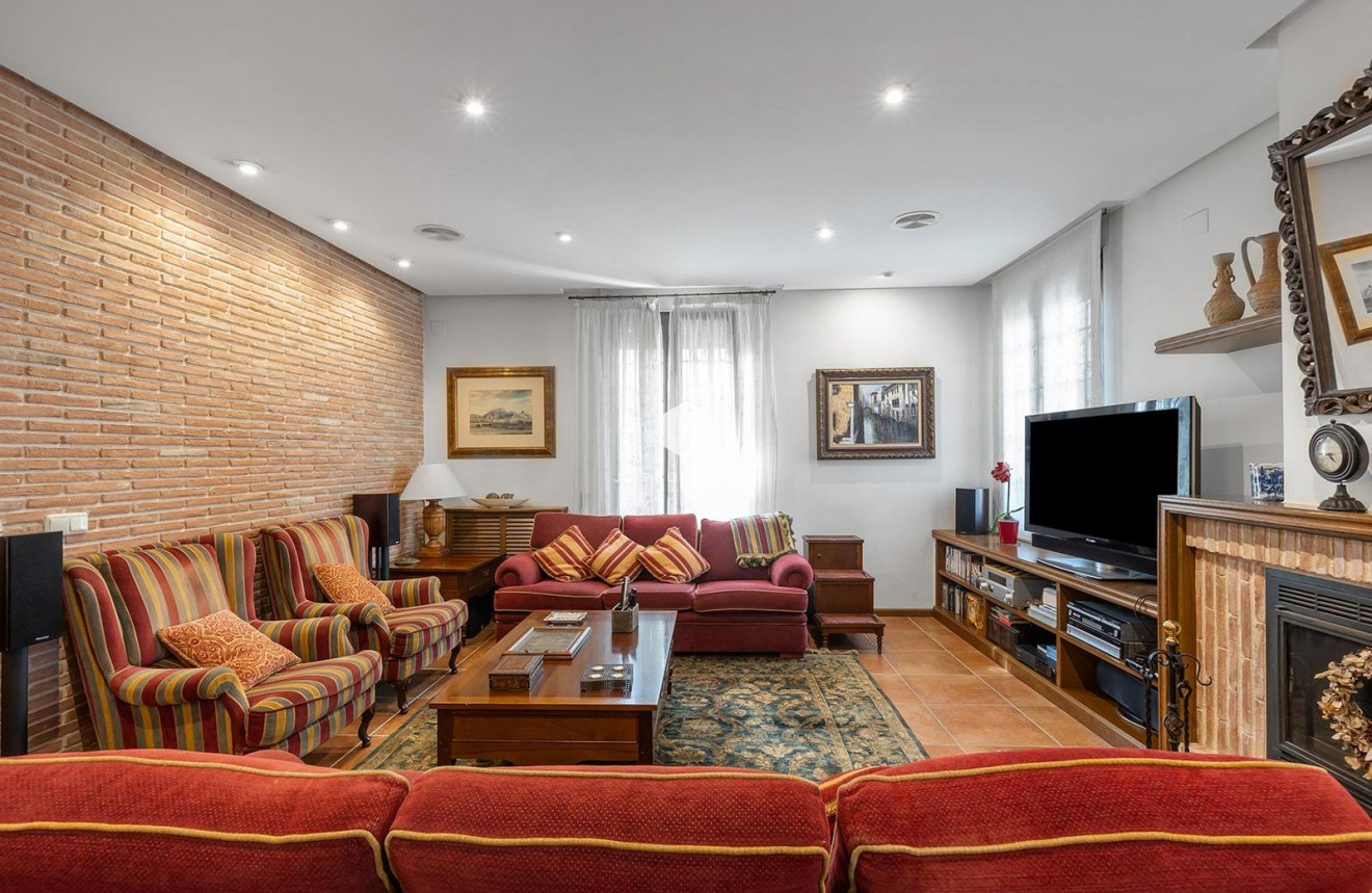 Resale - Villa -
Torrevieja - La veleta
