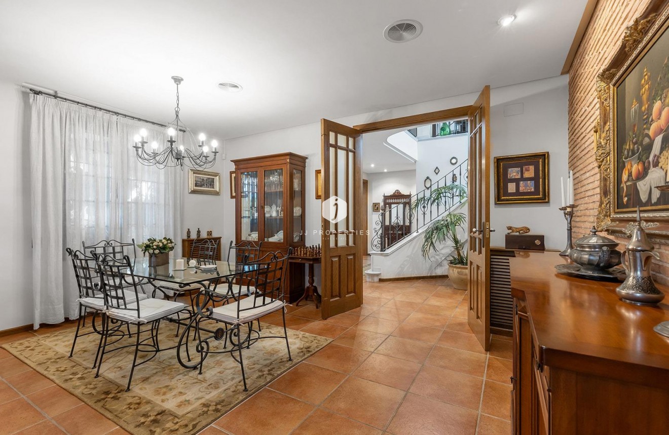 Resale - Villa -
Torrevieja - La veleta