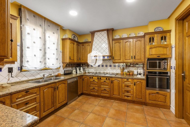 Resale - Villa -
Torrevieja - La veleta