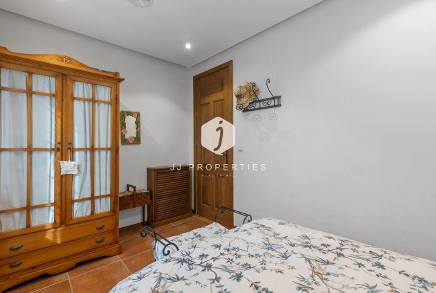 Resale - Villa -
Torrevieja - La veleta