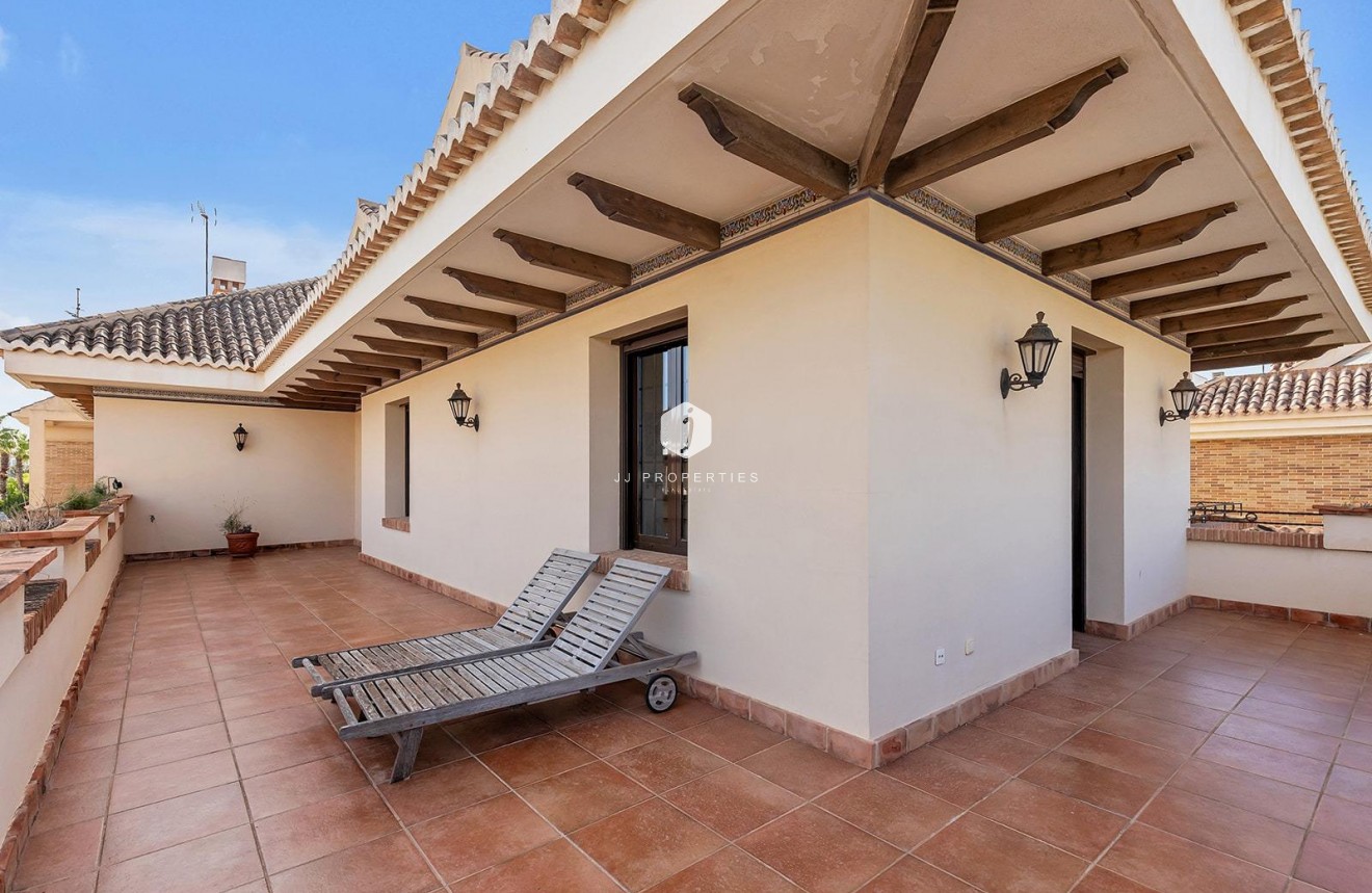 Resale - Villa -
Torrevieja - La veleta