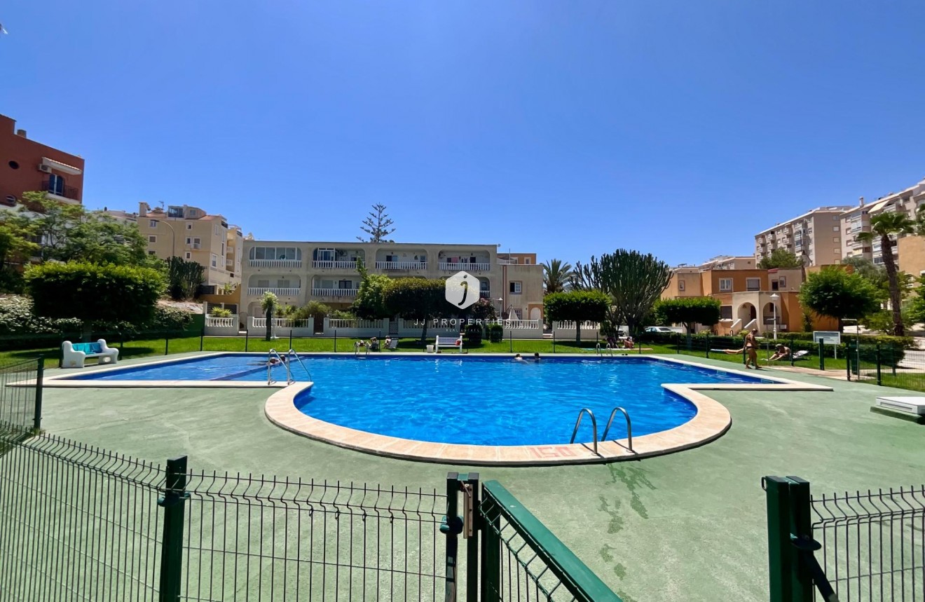 D'occasion - Bungalow -
Torrevieja - Torreblanca