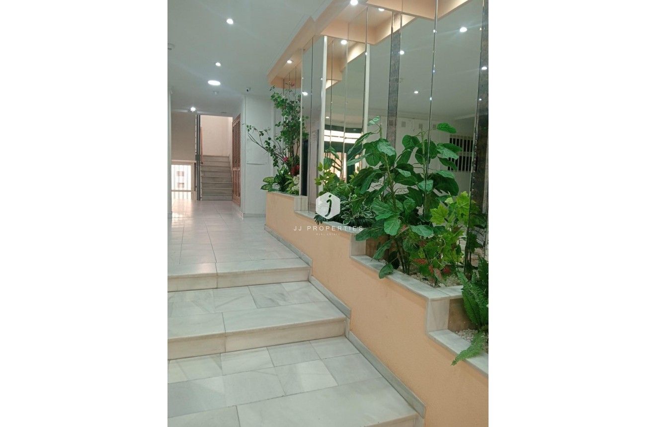 Aus zweiter Hand - Wohnung -
Torrevieja - Acequion
