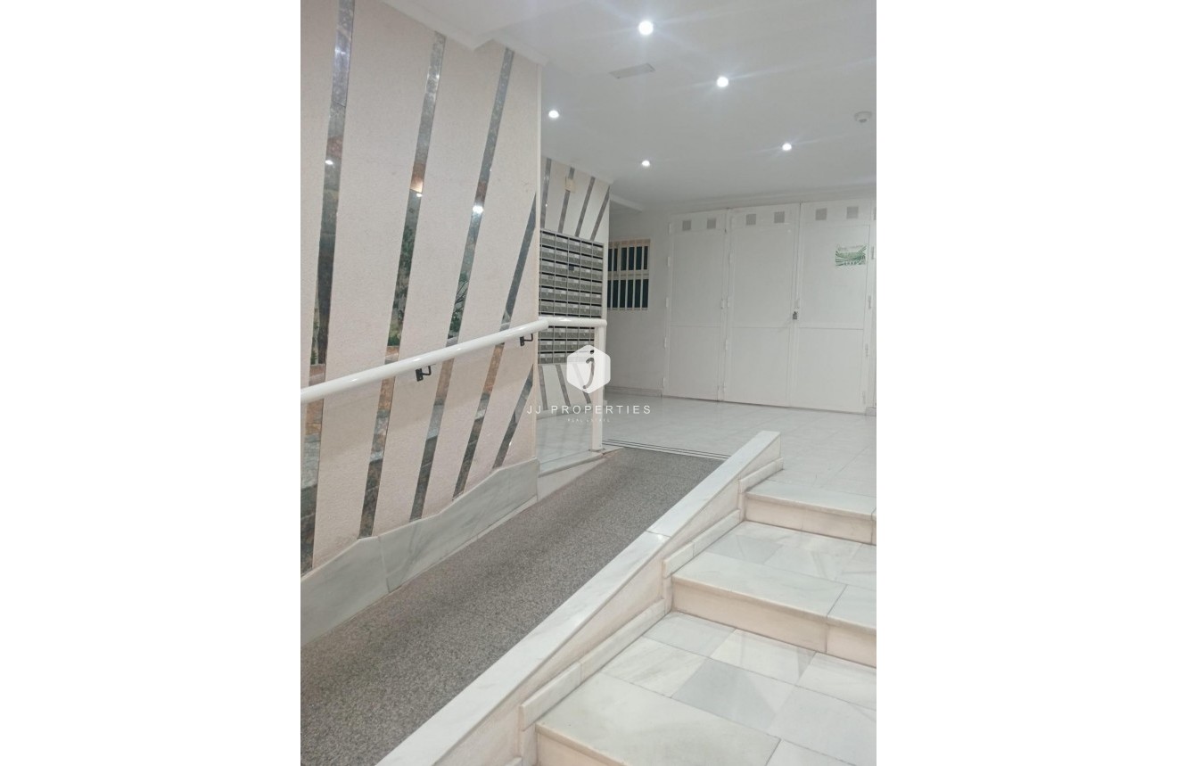 Aus zweiter Hand - Wohnung -
Torrevieja - Acequion