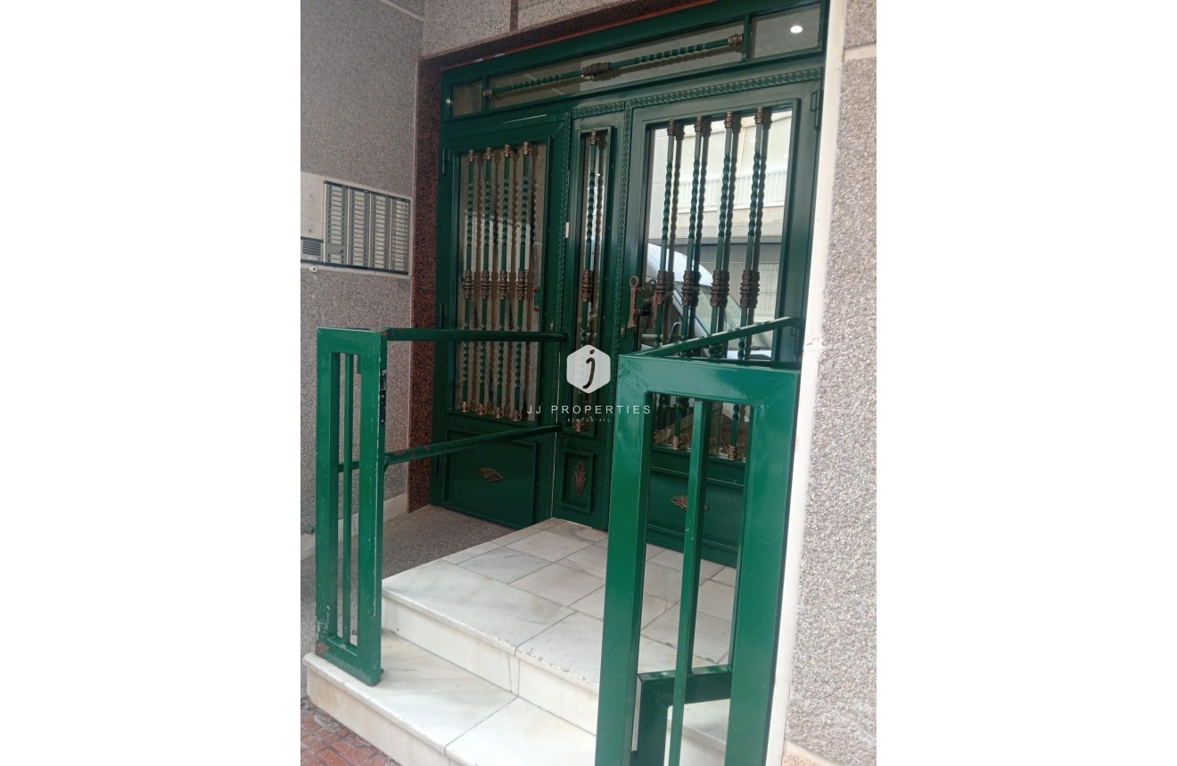 Aus zweiter Hand - Wohnung -
Torrevieja - Acequion
