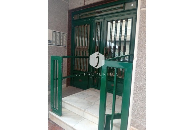 Aus zweiter Hand - Wohnung -
Torrevieja - Acequion