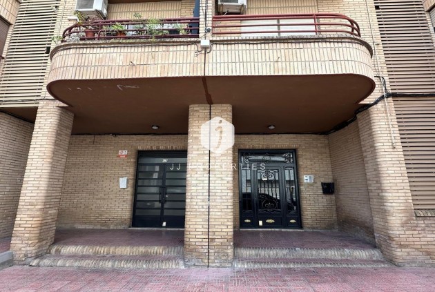 Z drugiej ręki - Mieszkanie w bloku -
Torrevieja - Centro
