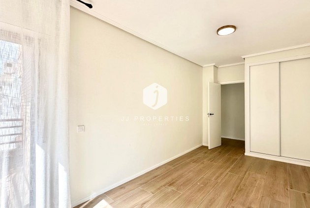 Z drugiej ręki - Mieszkanie w bloku -
Torrevieja - Centro