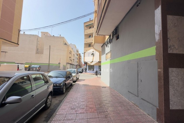 Resale - Apartment / flat -
Torrevieja - Centro