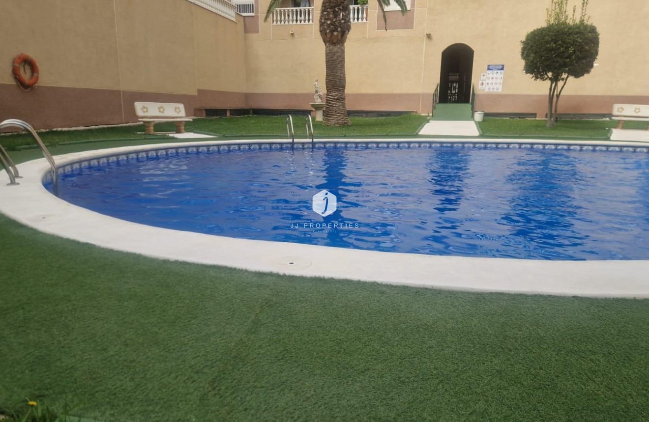 Resale - Apartment / flat -
Torrevieja - Centro
