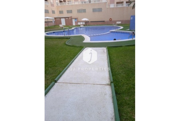 Resale - Apartment / flat -
Torrevieja - Centro