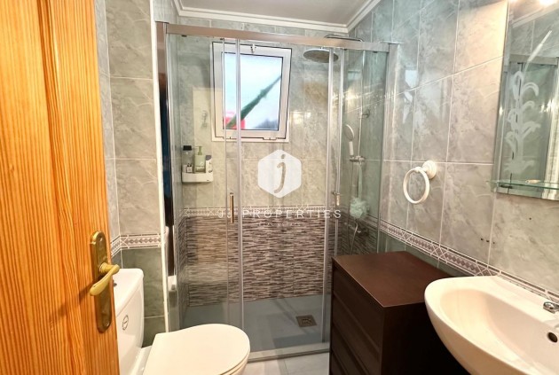 Resale - Apartment / flat -
Torrevieja - Centro