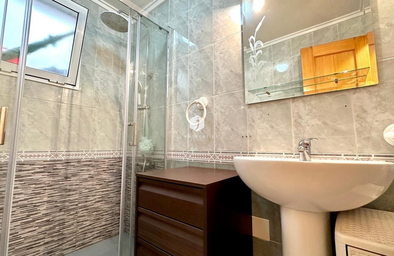 Resale - Apartment / flat -
Torrevieja - Centro