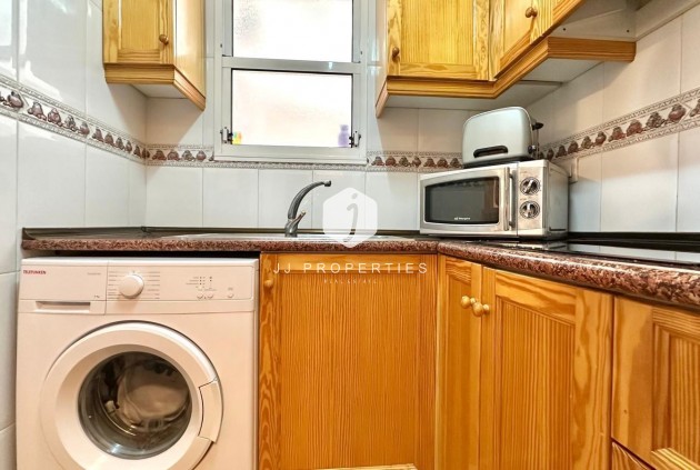 Resale - Apartment / flat -
Torrevieja - Centro