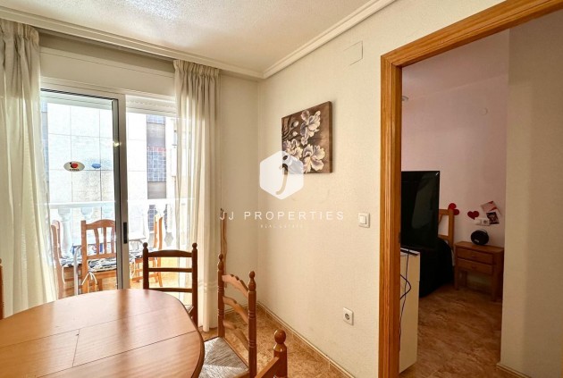 Resale - Apartment / flat -
Torrevieja - Centro